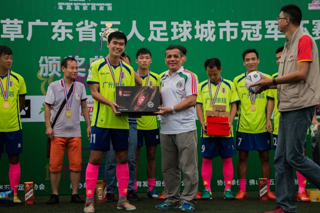 姜伟泽一战创2项纪录 助攻新高三分球追平孙军