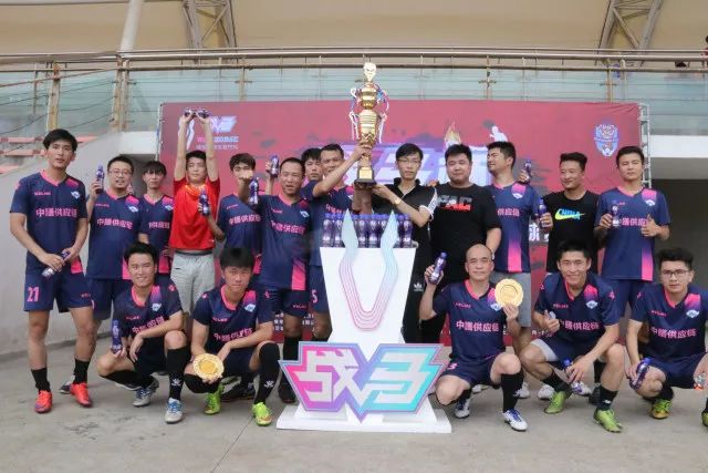 曼城跟队记者曝料：瓜迪奥拉已同意1+1的续约条款