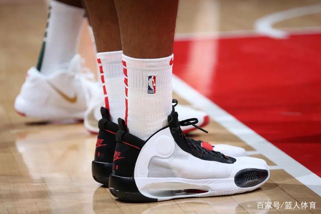 每体：巴萨不会3000万欧回购尼科