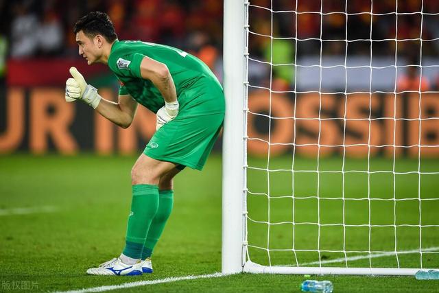 老队友林书豪给崔永熙提建议：训练中要狠一些