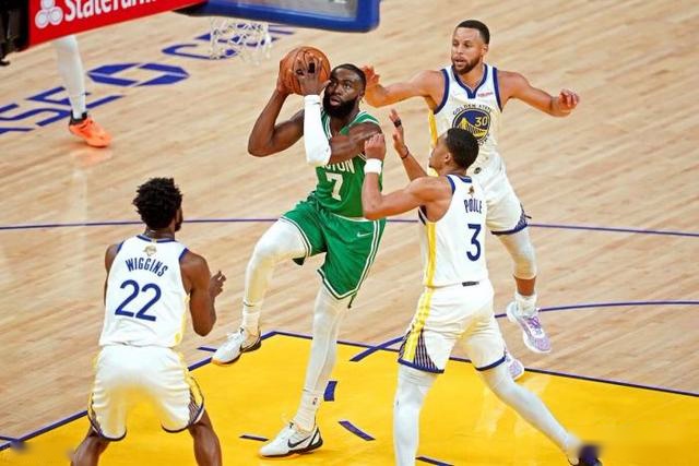 足总杯-麦卡蒂帽子戏法格拉利什破门 曼城8-0胜